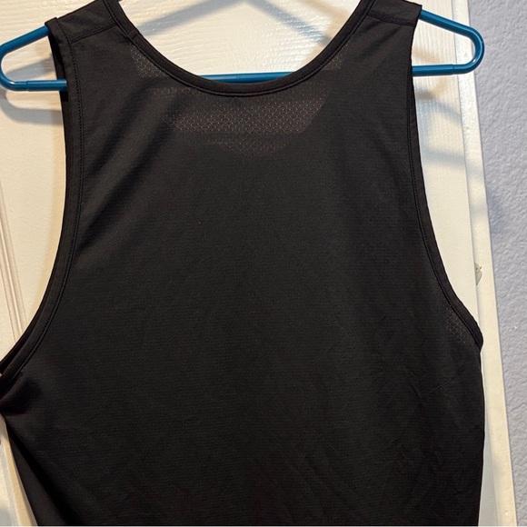 Vuori Men's Black Tank Top with Pocket - Picture 6 of 7
